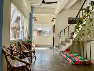 Baan KhaoSoi - Private room in a rooftop hostel 3rd floor - 3