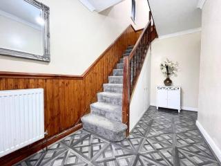 (S12) Bright 3 Bed Home With Free Parking Leeds - Killingbeck - 8
