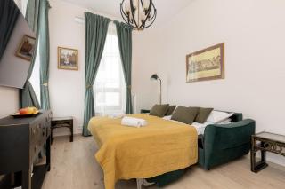 Aleja Solidarności 60B II by Noclegi Renters - Varsavia - 1