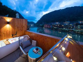 Moon River View Hotel - Fenghuang - 7