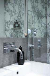 The Luxury Inn - 2