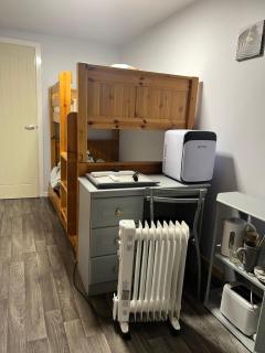 Private cabin, own access & ensuite - Belfast - 3