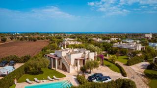 HelloApulia Family Villa with Pool, Lush Garden & BBQ - Near the Beache - Savelletri di Fasano - 0