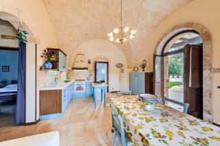 HelloApulia Villa Domenica - Family Sea & Garden Retreat - Walkable Local Dining, minutes from the Beach - Savelletri di Fasano - 4