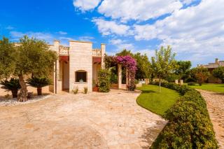 HelloApulia Villa Domenica - Family Sea & Garden Retreat - Walkable Local Dining, minutes from the Beach - Savelletri di Fasano - 8