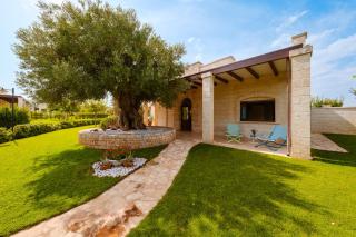 HelloApulia Family Villa with Pool, Lush Garden & BBQ - Near the Beache - Savelletri di Fasano - 4