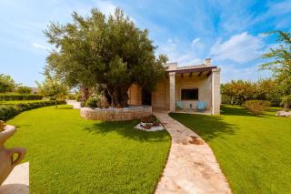 HelloApulia Villa Domenica - Family Sea & Garden Retreat - Walkable Local Dining, minutes from the Beach - Savelletri di Fasano - 2