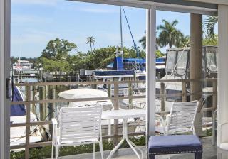Cove Inn on Naples Bay - 8