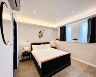 Sliema 8 Bedroom House with Pool - 4