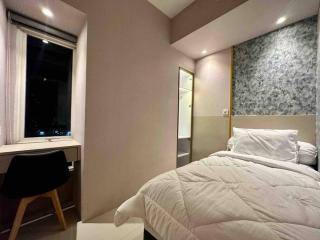 Luxury Poolside 2BR Orchard Apartment, Pakuwon Mall - 3