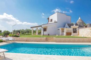 TD Trulli Saveni Trulli with Pool Near the Centre - Castellana Grotte - 0