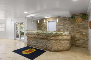 Super 8 by Wyndham Harbison/Parkridge Hospital - Columbia - 5