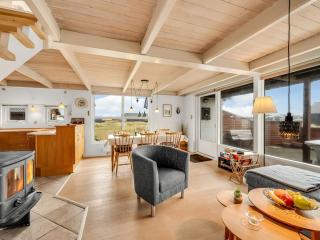Holiday Home Eringisl - 50m from the sea by Interhome - 2
