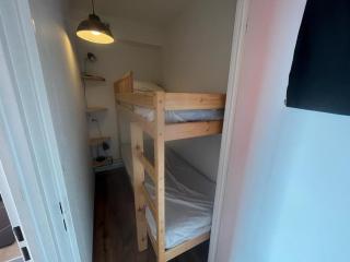 Studio cabine avec kitchenette équipée et TV - FR-1-593-8 - Les Angles - 3