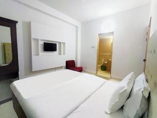 White Rose Suites Ltd - 7