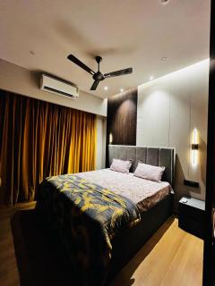 Luxe Apartment by Hey Studio's - Ghaziabad - 9