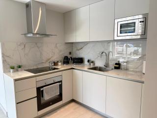 Marina Club - Luxury Apartment in Ocean Village - 3