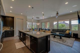 Modern Scottsdale Condo with Patios and Mountain Views - Scottsdale - 4
