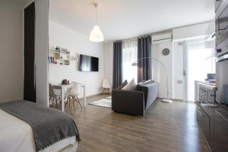 San Siro's Lights " Metro 3 Minutes, Stadium 5 Minutes" - Milão - 6