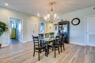 Walk to Shore Roomy Condo in North Myrtle Beach! - Myrtle Beach - 4