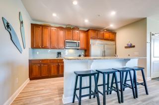 Walk to Shore Roomy Condo in North Myrtle Beach! - Myrtle Beach - 1