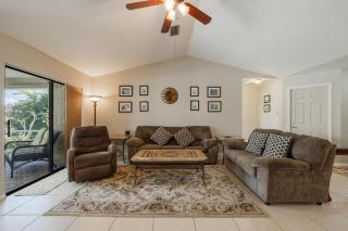 Newly Renovated, Gulf Access & Heated Pool - Villa Following the Sun - Roelens Vacations - Cape Coral - 2