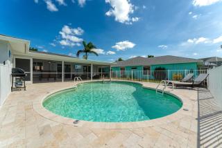 Gulf Access, Kayaks, Bikes, Ping-Pong & Pool - Villa Palaco Palazzo - Roelens Vacations - Cape Coral - 9
