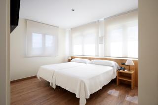 Hotel Arias Aeropuerto - 4