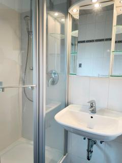 1,5-Zimmer mit Duschbad, Gartenblick, Kühlschrank - 3