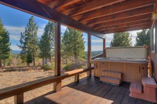 Stockholm - Beautiful Views in Tahoe Donner - Private Hot Tub - Pet Friendly - Truckee - 3