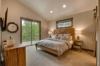 Sunrise Abode at Tahoe Donner - Luxurious New Build, Soaking Tub, HOA Amenities - Truckee - 4