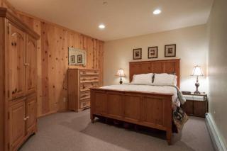 Woodside Lodge on West Shore with Private Hot Tub, Pool Table & Game Room - Tahoma - 2
