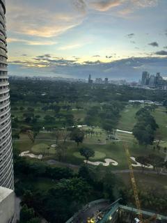 Spacious Scandi Studio in Burgos Circle Mind Museum Near Bonifacio High Street BGC with Golf Course View - 6