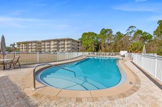 Remarkably Updated 3/2 in Seagrove Highlands - Gulf Views Sleeps 9! - Santa Rosa Beach - 8