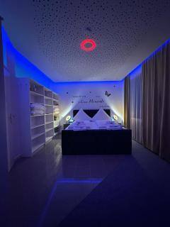 Modern Apartments Neuburg U - TOP - 2 Zimmer, Komfort, Zentrum, Wi-Fi, Smart TV, Stellplatz, Küche - Neuburg an der Donau - 0