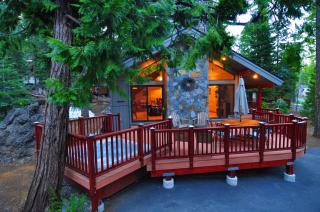 Timberland Retreat - Tahoe City West Shore 4 BR 4 Bath with private hot tub - Sleeps 9 - Homewood - 9