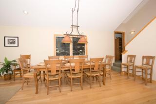 Timberland Retreat - Tahoe City West Shore 4 BR 4 Bath with private hot tub - Sleeps 9 - Homewood - 2