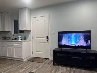 Guesthouse (SI) near UCDMC - Sacramento - 1