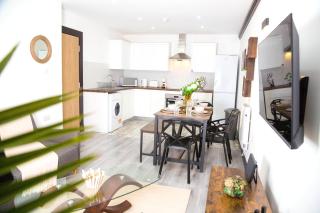 Manchester Apartments by BEVOLVE - Free Parking - 0