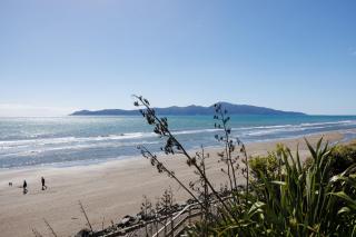 Absolute Beachfront Holiday Home With Private Beach Access To Swim Beach Spectacular Sunsets - 5