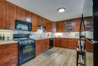 Lakefront Getaway in Leesburg with Dock and Kayaks! - - 5