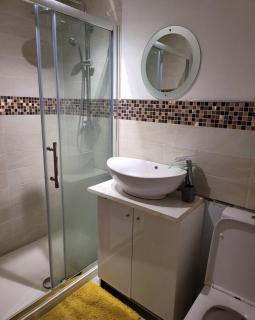 Cosy1 bedroom,sleeps up to4guest - Hornchurch - 3