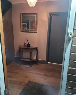 Sleek 2 bedroom flat-sleeps up to 5 guest - Hornchurch - 1