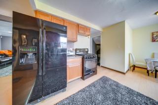 University Heights Home Near Downtown Cleveland! - - 5