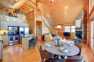 Mtn-View Blue Ridge Cabin on Over 2 Acres! - Sparta - 4