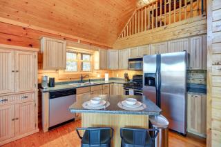 Mtn-View Blue Ridge Cabin on Over 2 Acres! - Sparta - 2
