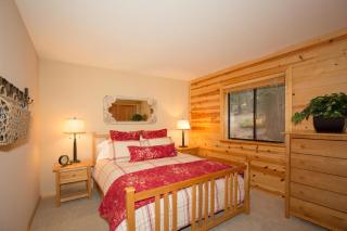 St Bernard at Tahoe Donner Remodeled 3BR - Private Hot Tub and Gym and Pool Access - Truckee - 5