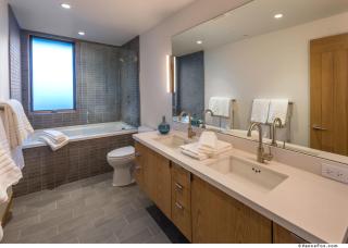 Stellar Ski-in Ski-out Townhouse 8 - Luxury 3 BR w Private Hot Tub and Gym and Pool Access - 5