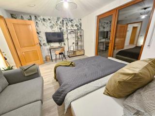 Fewo am See, Ferienhaus, 7 Schlafzimmer, Waschmaschine, Businesswohnung - Salzgitter - 5