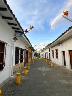 HOSTAL CHONTADURO Casa colonial en pleno centro histórico de Cali- Se alquila la casa entera para 12 o 13 personas o por habitaciones - Cali - 3